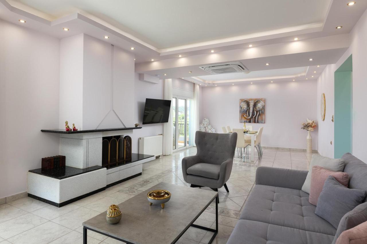 White&Blue Luxury Suites Ялисос Екстериор снимка