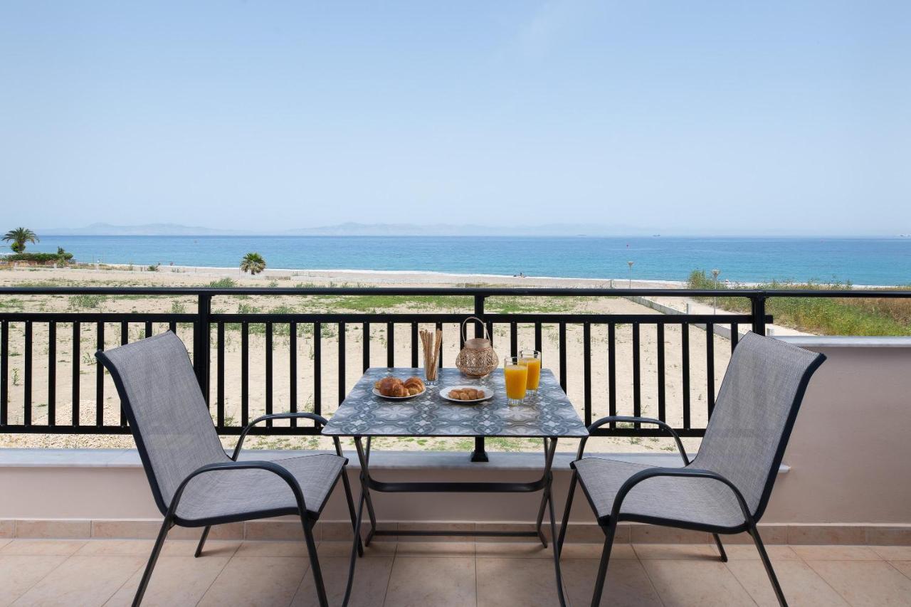 White&Blue Luxury Suites Ялисос Екстериор снимка