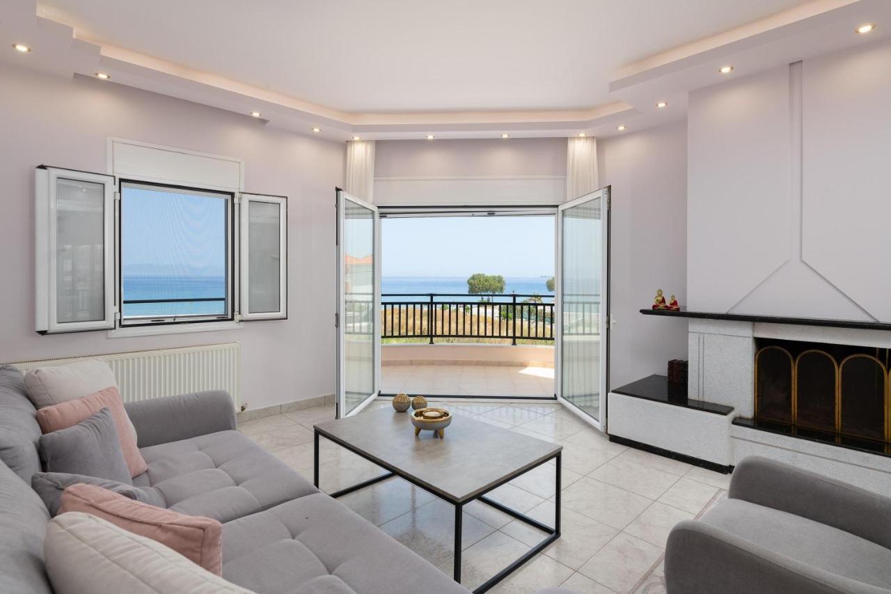 White&Blue Luxury Suites Ялисос Екстериор снимка