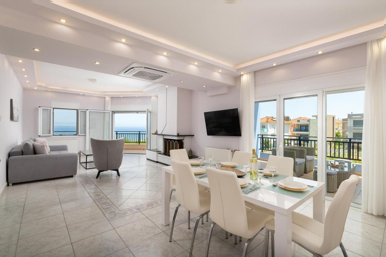 White&Blue Luxury Suites Ялисос Екстериор снимка