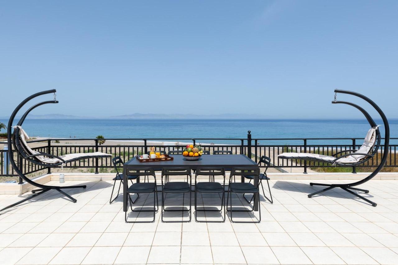 White&Blue Luxury Suites Ялисос Екстериор снимка