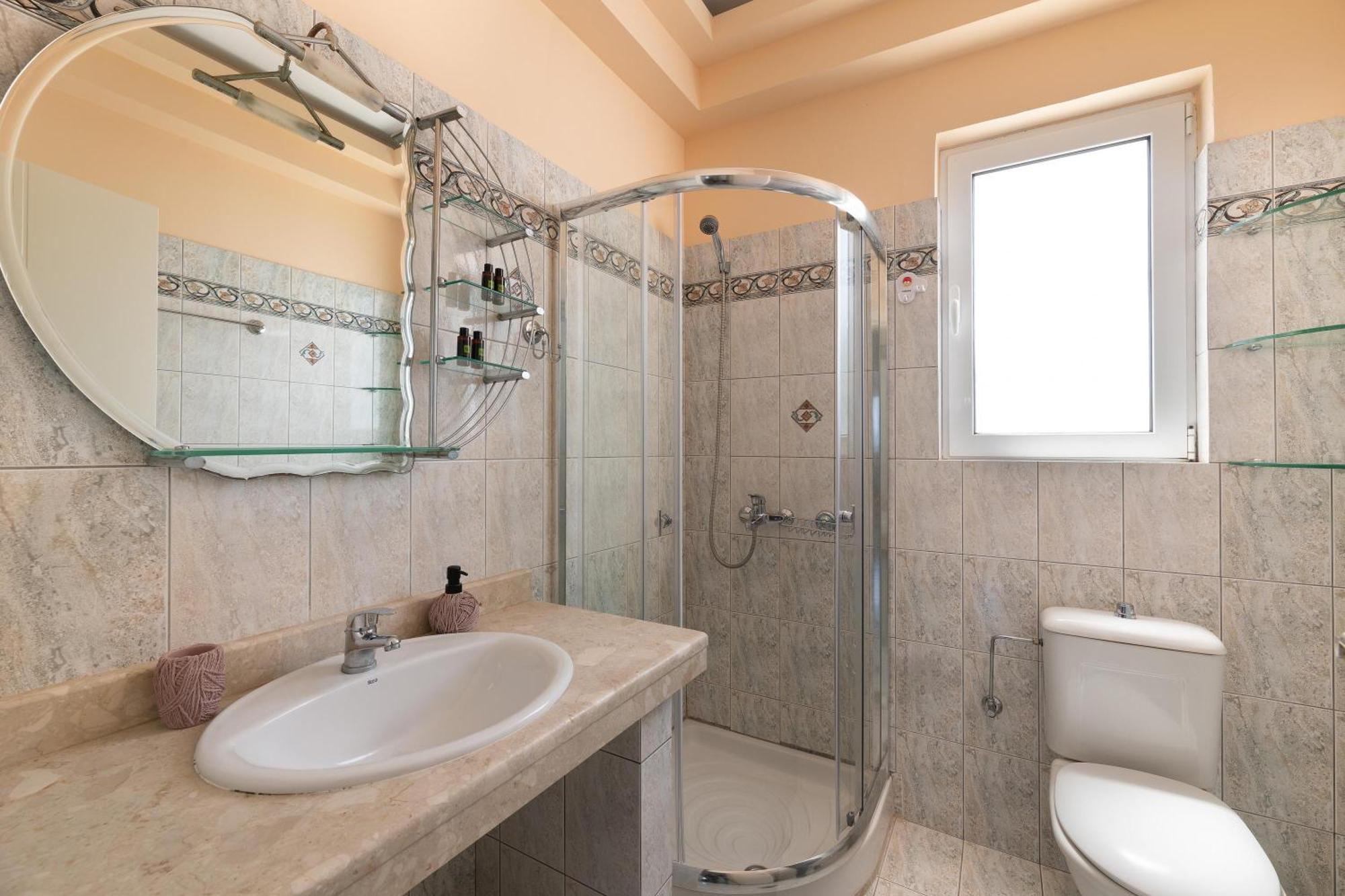 White&Blue Luxury Suites Ялисос Екстериор снимка