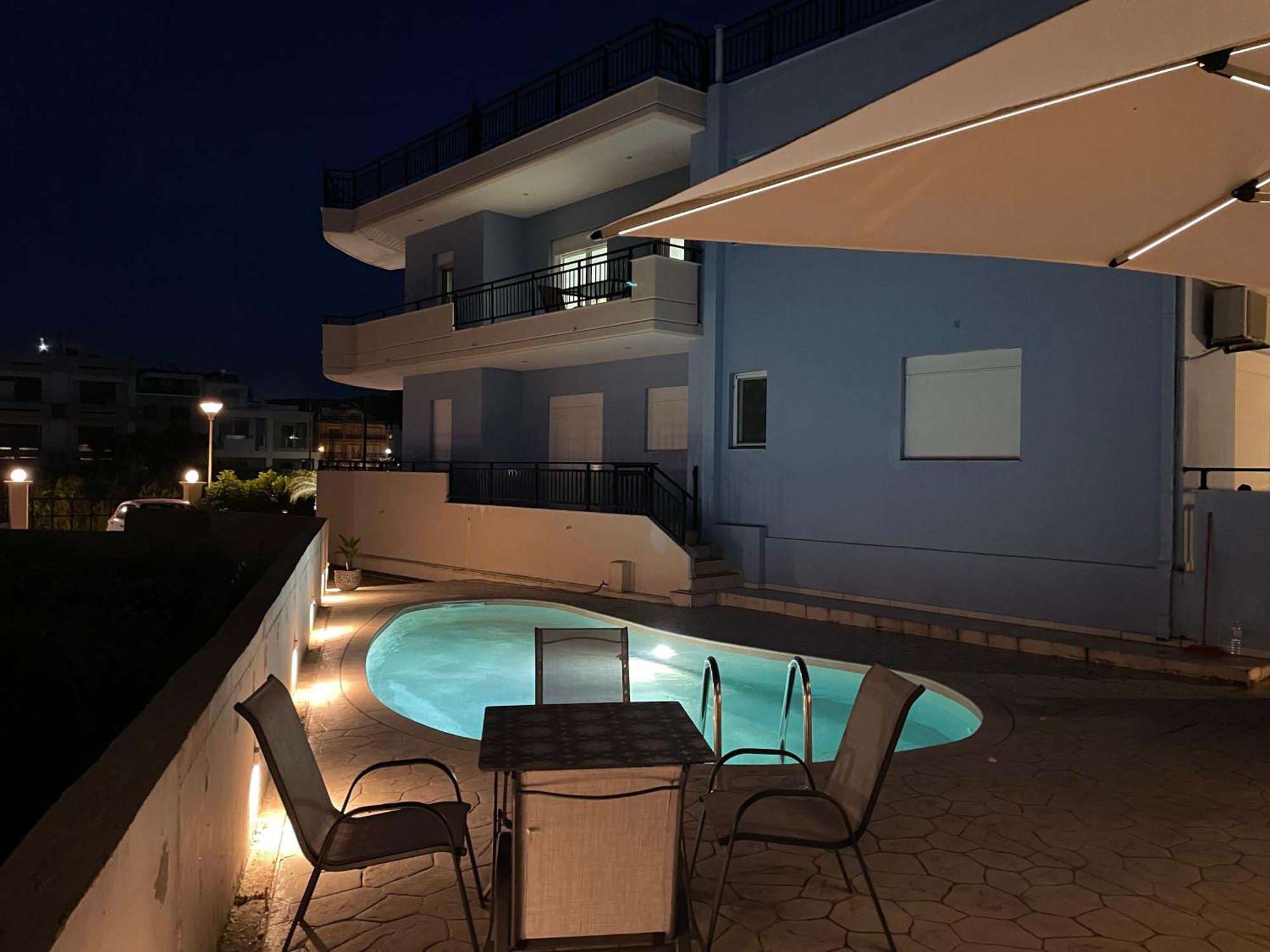 White&Blue Luxury Suites Ялисос Екстериор снимка