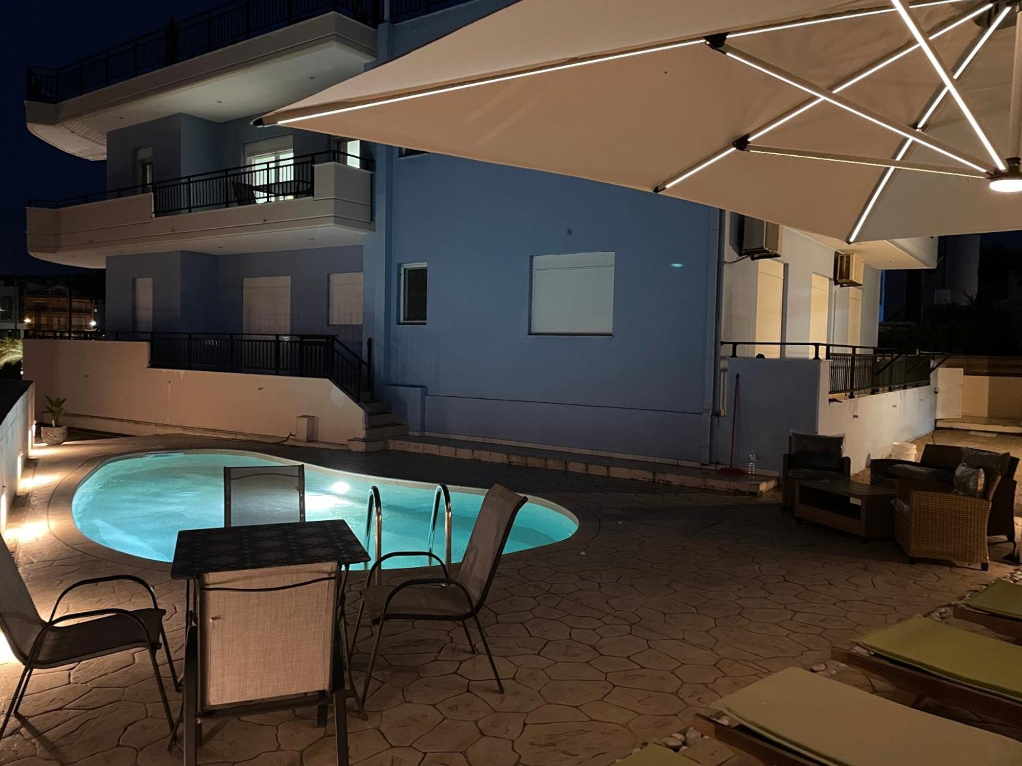 White&Blue Luxury Suites Ялисос Екстериор снимка